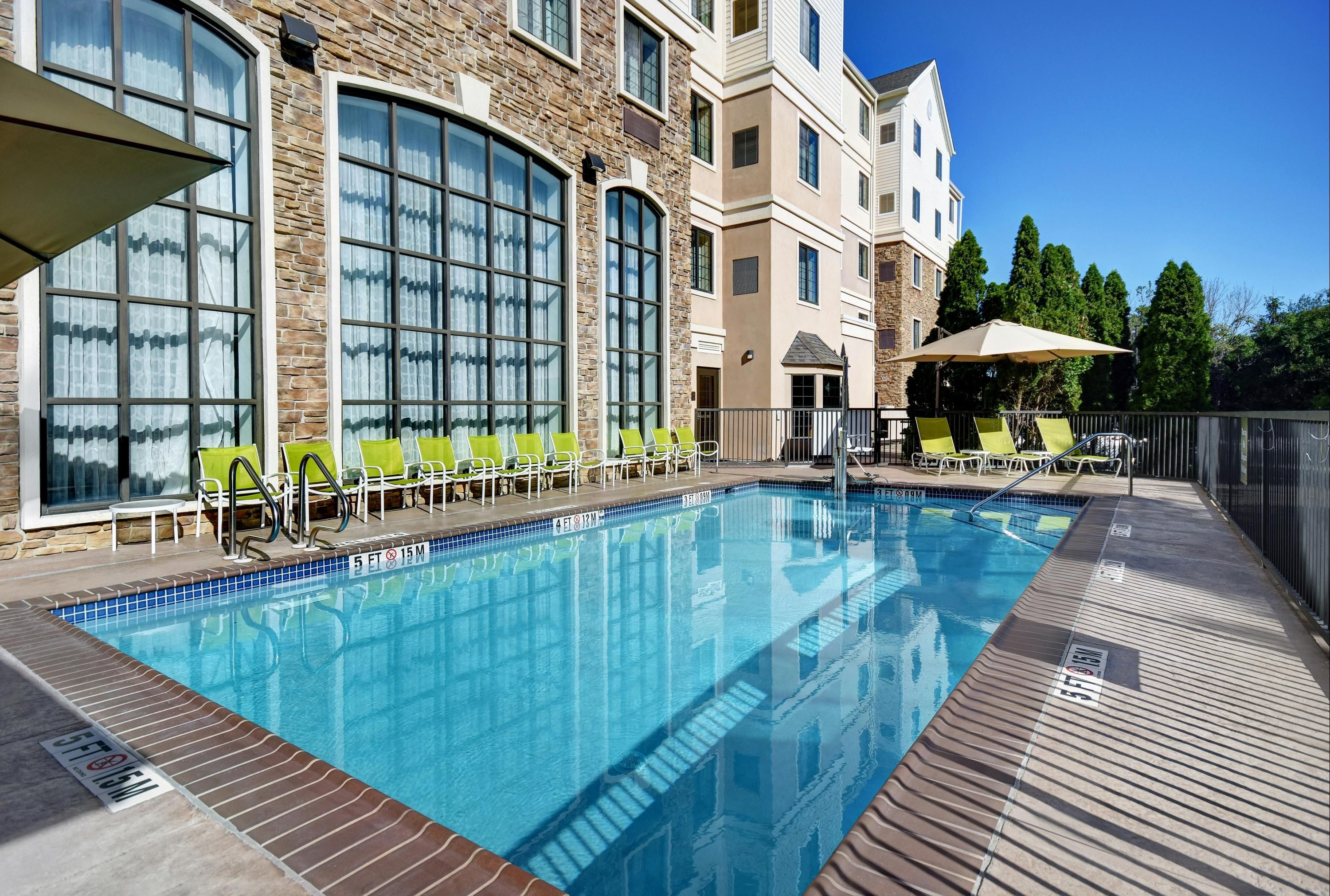 Homewood Suites by Hilton Eatontown - Eatontown - Pool