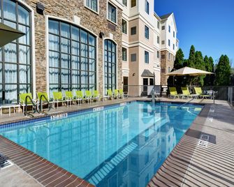 Homewood Suites by Hilton Eatontown - Eatontown - Zwembad
