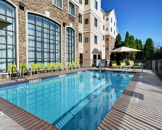 Homewood Suites by Hilton Eatontown - Eatontown - Pool