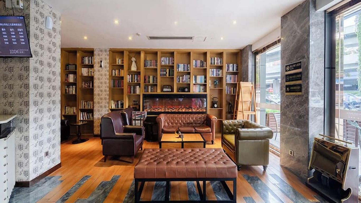 James Joyce Coffetel Guangzhou Railway Station Sanyuanli Metro Station