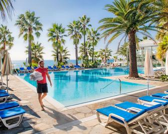 Hotel Caravelle Thalasso & Wellness - Diano Marina - Pool
