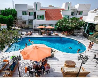 Al Khalidiah Resort - Sharjah - Pool