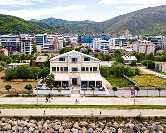 White Life Hotel & Cafe - Bitlis