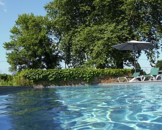 Near Hossegor, charming house - Saubion - Pool
