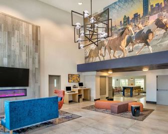 La Quinta Inn & Suites by Wyndham Dallas - Las Colinas - Irving - Lobby