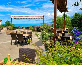 Mehmet Efendi Mansion & Hotel - Akçaabat - Patio