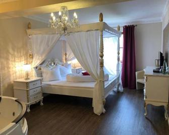 Hotel das rot - Burgkunstadt - Habitación
