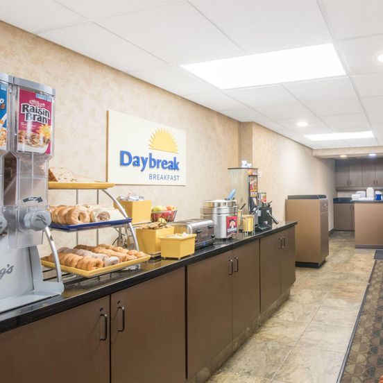 Days Inn by Wyndham Duluth Lakewalk image 1