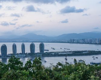 Chengheli Seaview Homestay (Sanya Bay Branch) - Sanya - Μπαλκόνι