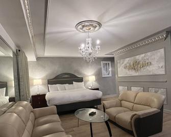 Chateau Suites - Norristown - Bedroom