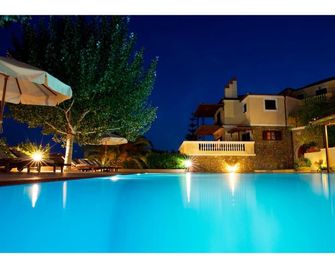 Alonissos Beach Villa 5 Steps Away From The Sea - Αλόννησος - Πισίνα