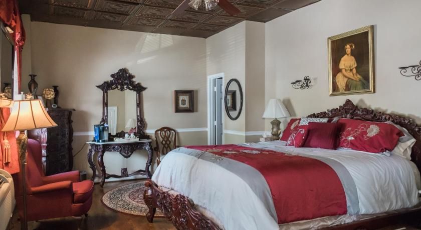 Bedroom view of Inn at the Olde Silk Mill