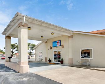 Motel 6 Hinesville. Ga - Hinesville - Bygning