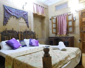 Shahi Palace Hotel Jaisalmer - Jaisalmer - Bedroom