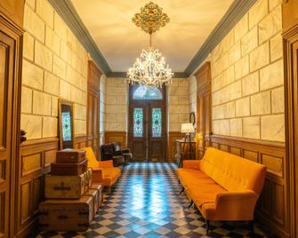 Stunning Castle South Francep - Montjoi - Lobby