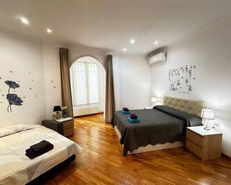 Calabria rooms - Barcelona - Bedroom