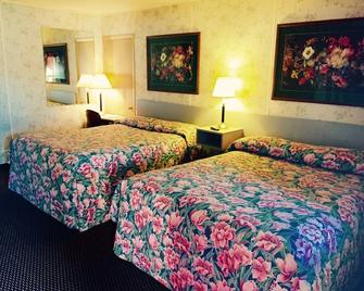 Travelers Inn Motel - Salem - Bedroom
