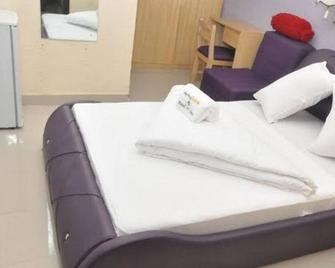 Sheriffyt Royale Hotel and Suites - Ikorodu - Bedroom