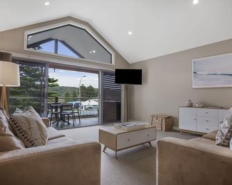 Sea Foam Villas - Port Campbell - Olohuone