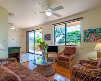 Poipu Plantation Vacation Rentals - كولوا - غرفة معيشة