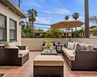 Chic Remodeled Condo At West Beach Sure To Charm - Santa Barbara - Balkon