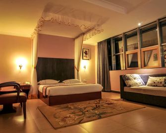 HBT Hotel Russel - קמפאלה - חדר שינה