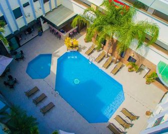 Hotel Presidente Beach Salinas - Salinas - Zwembad