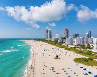 The Savoy Hotel & Beach Club - Miami Beach - Beach