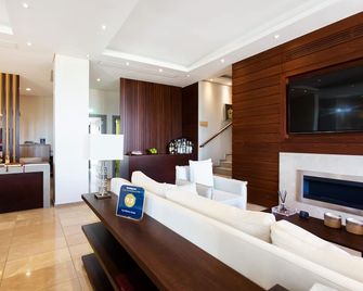 Ayia Marina Suites - Ouranoupoli - Recepción