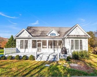 Stoney Creek Cottage Minutes to Wintergreen - Nellysford - Edificio