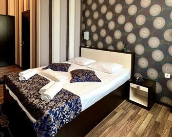 Iris Hotel - Chisinau - Bedroom