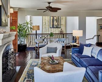 Harbourview Inn - Charleston - Living room