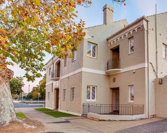 Globe Apartments - Wagga Wagga - Building