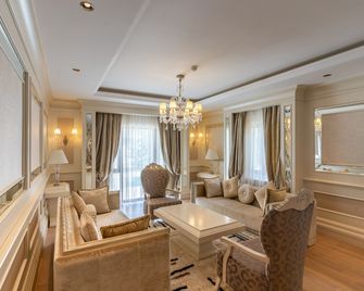 Qafqaz Riverside Resort Hotel - Gabala - Sala de estar