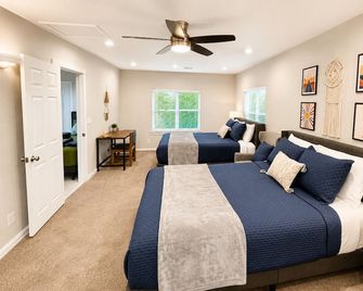 The Drover House By Usao In Chickasha, Fenced Yard, King Bed, Smart Tv, High Speed Wifi & Covered Parking - Chickasha