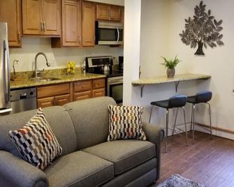 Location, Location! Downtown Luxury 1 Bedroom Apt - Ann Arbor - Cuisine