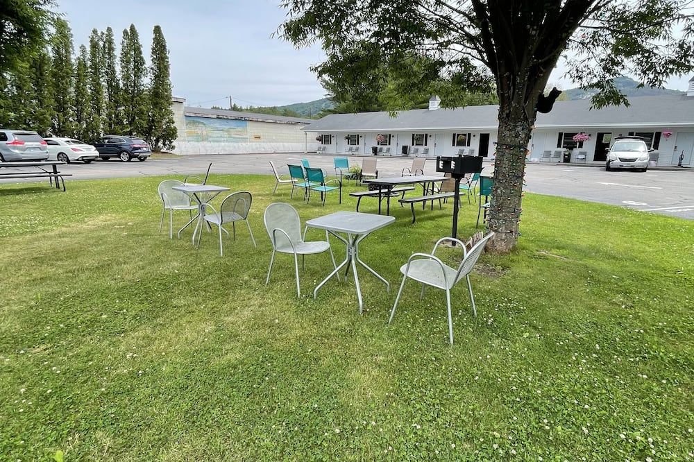 Colonial Motel - נורת' קונווי - פטיו