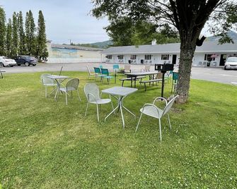 Colonial Motel - North Conway - Patio
