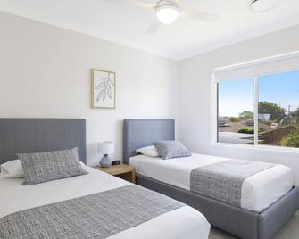 Ocean Breeze - Umina Beach - Ettalong beach - Bedroom