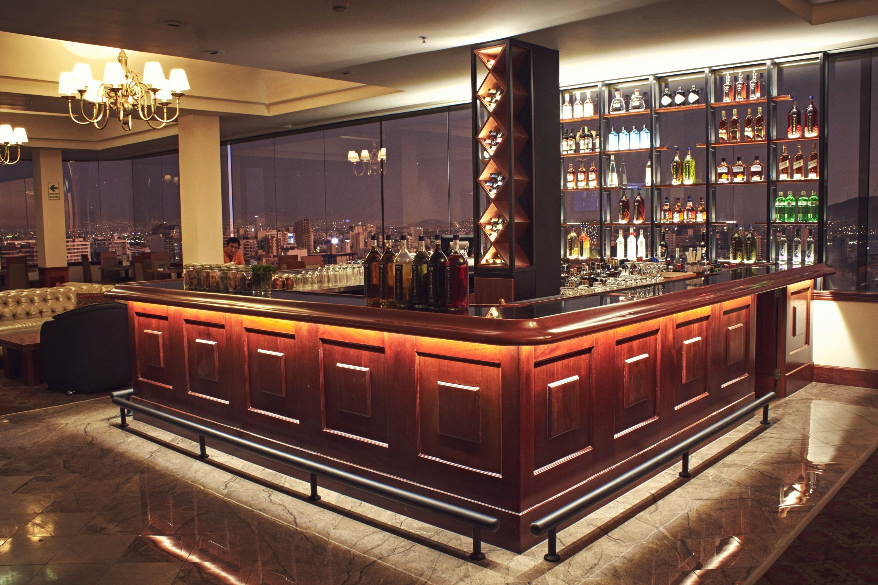 هوتل إيستيلار ميرافلوريس - ليما - بار