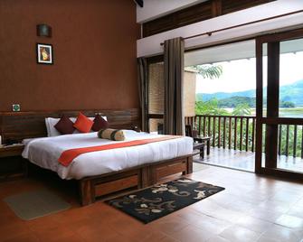 Wayanad Silver Woods Hotel - Tariyode - Bedroom