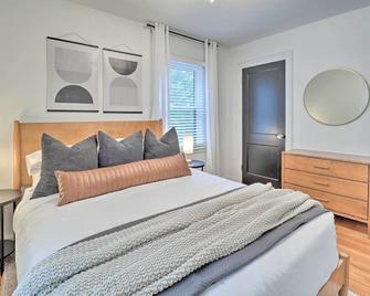 Dreamy St Charles Retreat with Furnished Patio! - St. Charles - Bedroom