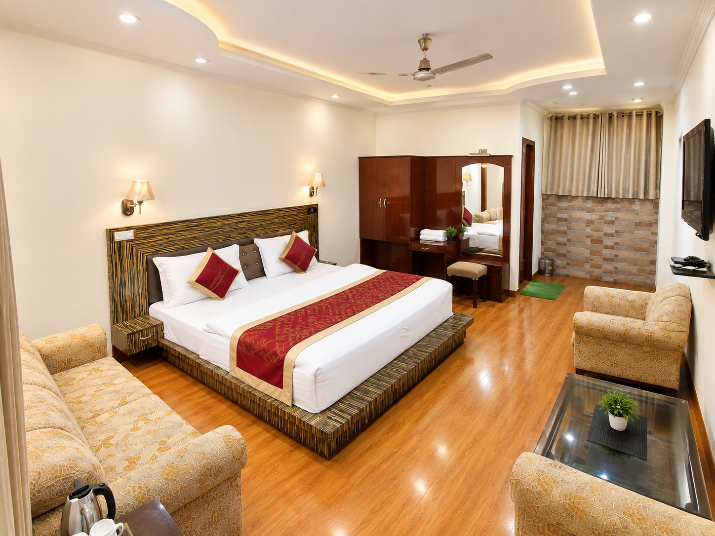 Goroomgo Moon Nainital Near Mall Road And Naina Devi Temple - نينيتال - غرفة نوم