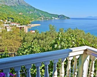 Apartments Cosic - Igrane - Balcony