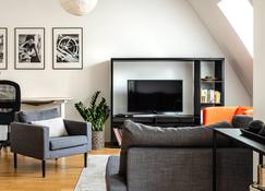 Business & Family Ambiente Apartments - Bratislava - Living room