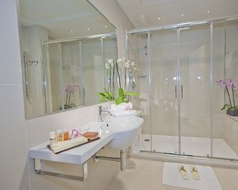 AS Hotel Dei Giovi - Cesano Maderno - Salle de bain