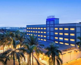 Aston Cimone Hotel & Convention Center - Tangerang City - Building