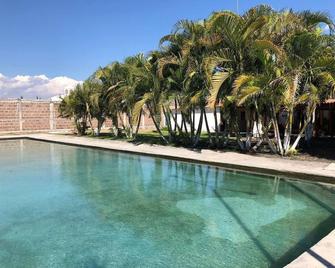 Lodging and Camping the Island - Tlaquiltenango - Piscina