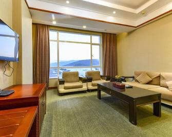 Wanghailou Hotel - Huizhou - Living room