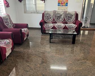 Home for Rental in Coimbatore - 3Kms from Airport - Coimbatore - Living room